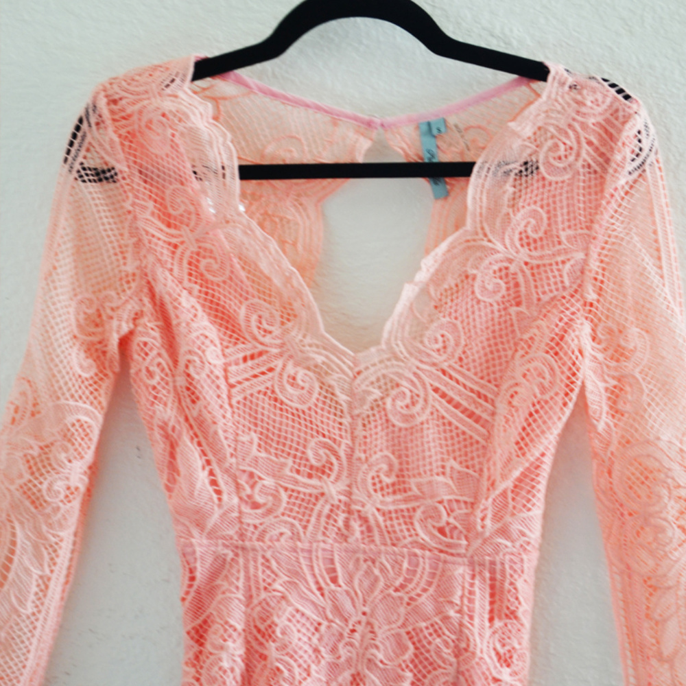 Pink Ornate Lace Dress Size Small - Picture 5 of 8